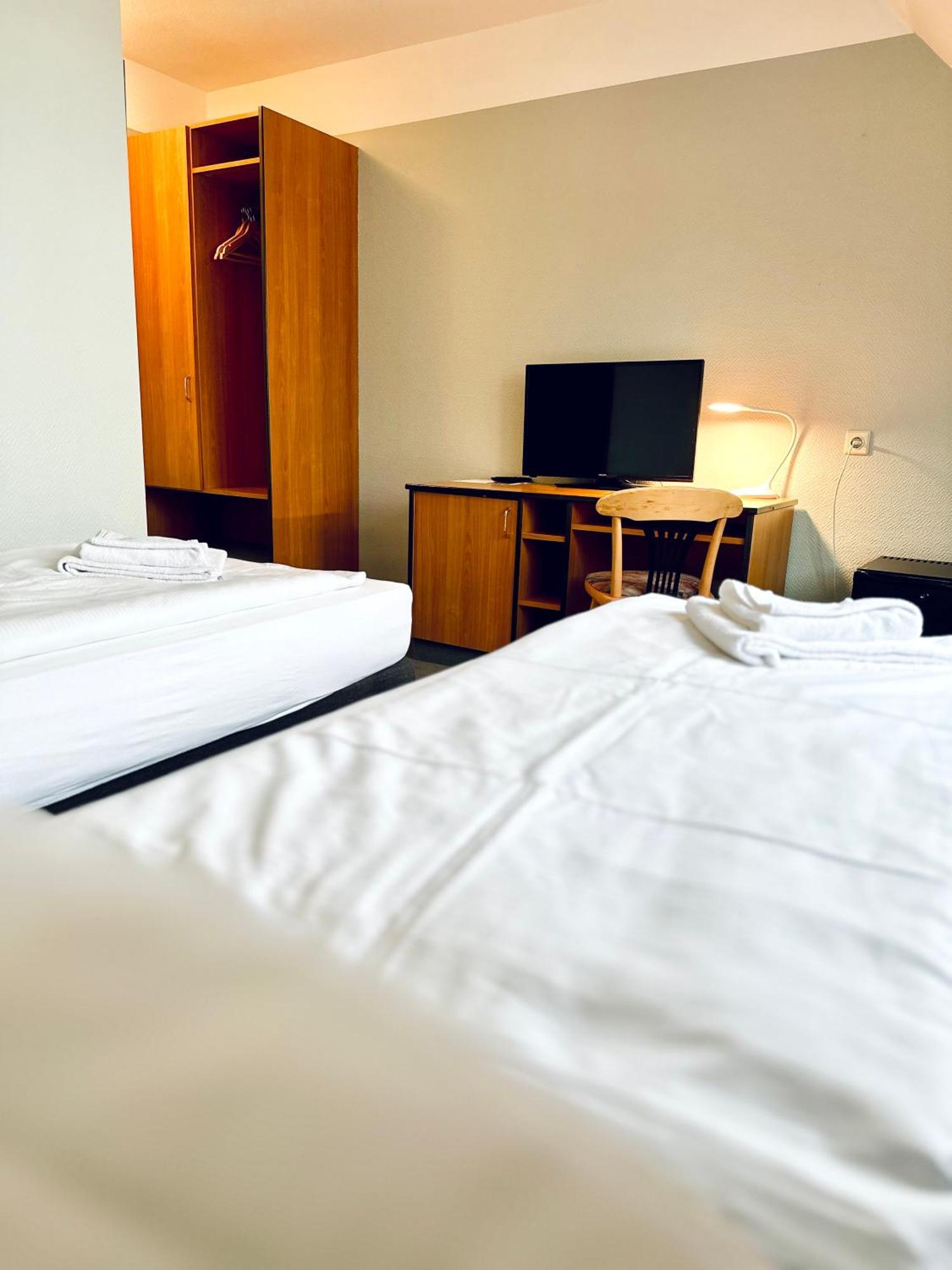 Hotel Brinckmansdorf Rostock Ngoại thất bức ảnh