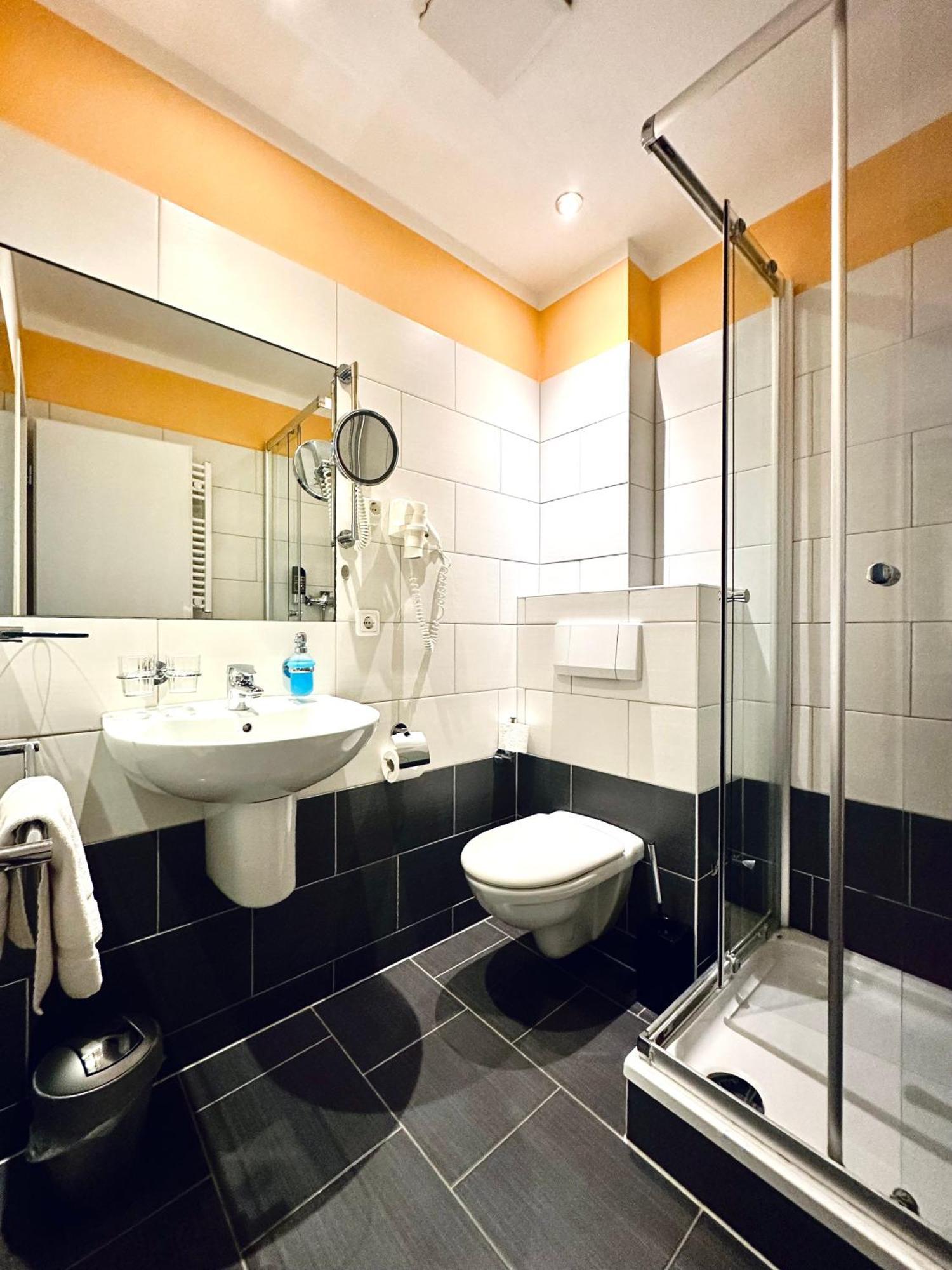 Hotel Brinckmansdorf Rostock Ngoại thất bức ảnh